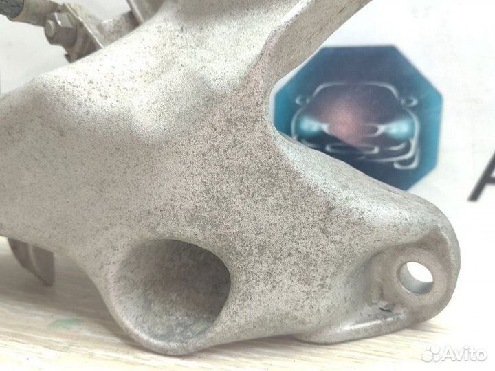 Кронштейн двигателя левый Bmw X6 E71 N54B30 2008