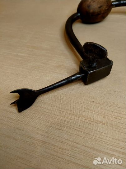 Коловорот старинный, дрель ручная