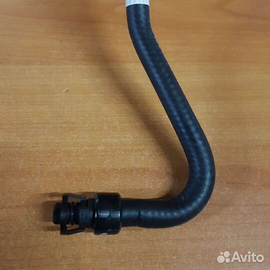 Патрубок расширительного бачка Opel Astra J 1.4