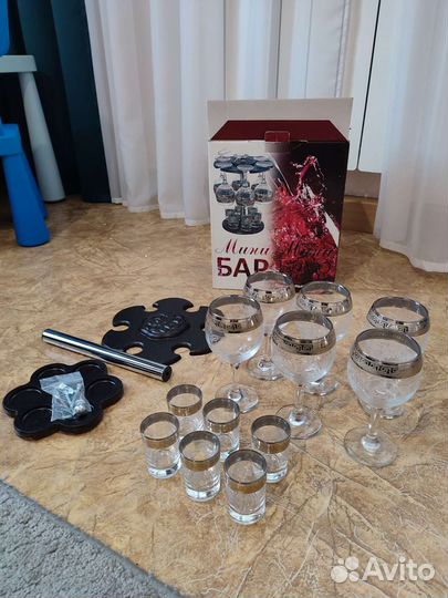 Мини бар новый 6 бокалов и 6 рюмок