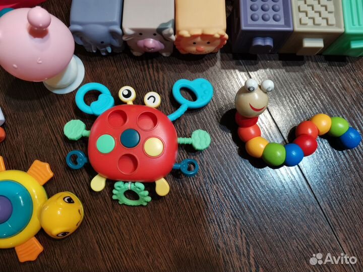 Детские игрушки для малыша пакетом