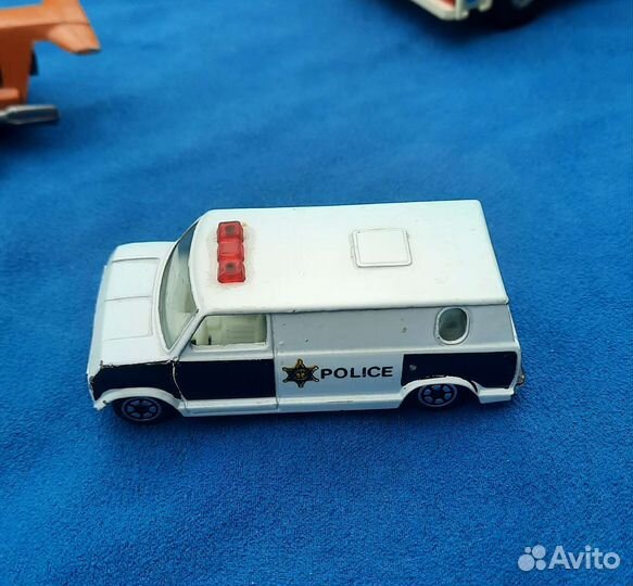 Игрушечные автомобили