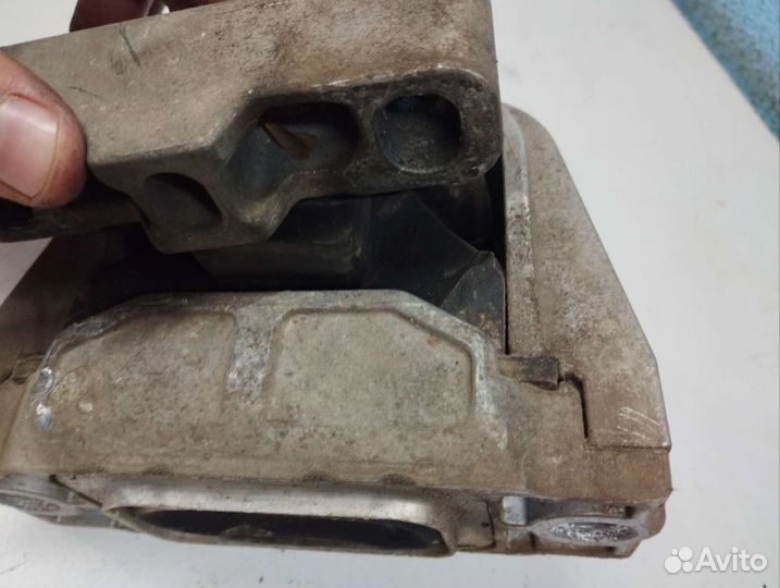 Octavia a5 Подушка двигателя