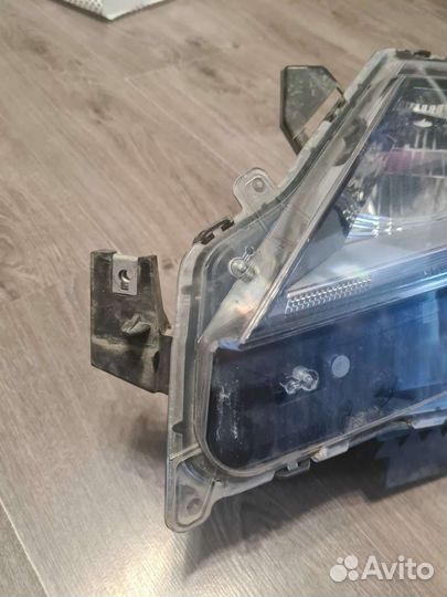 Левая фара на Mitsubishi ASX 2021