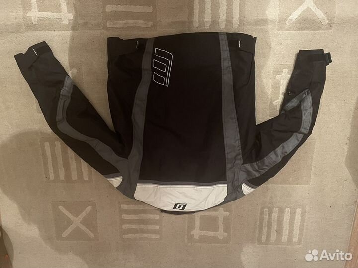 Зимний костюм для снегохода