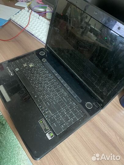 Ноутбук на запчасти(Нерабочий)