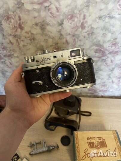Плёночный фотоаппарат Зоркий-4