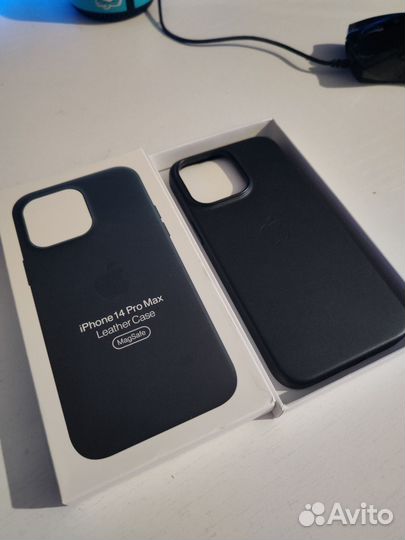 Кожаный чехол для iPhone 14 Pro MagSafe черный