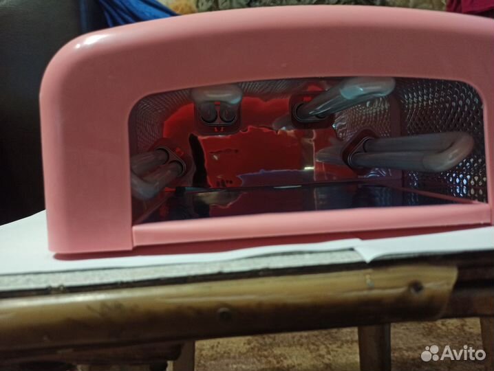 Ультрафиолетовая лампа для сушки ногтей