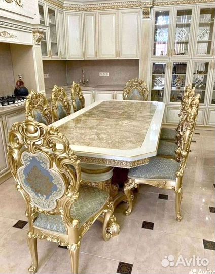 Столы и стулья