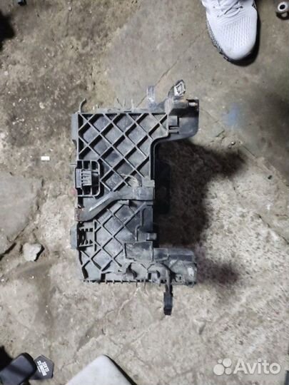 Корпус площадка аккумулятора Renault Megane 3