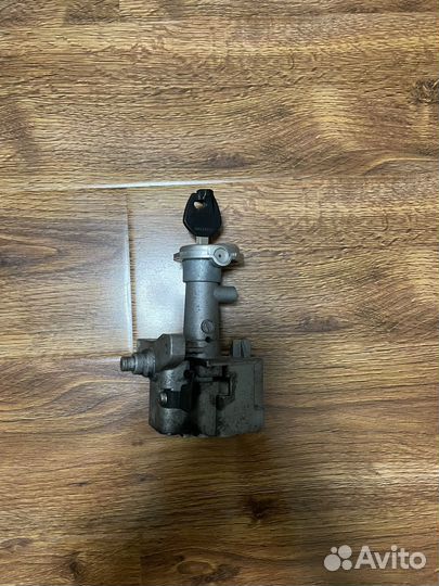 Замок зажигания на скутер Suzuki addres v50