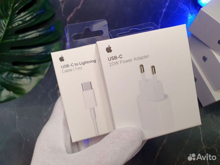 Оригинальный комплект блок и кабель для iPhone