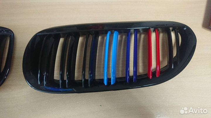 Ноздри бмв Е63 Е64 чёрные глянец триколор М