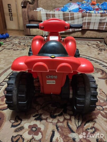 Детский квадроцикл на аккумуляторе
