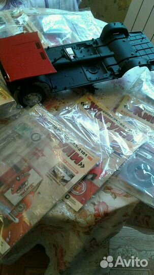 Модель машины Жигули В А З -2101 с журналами для с