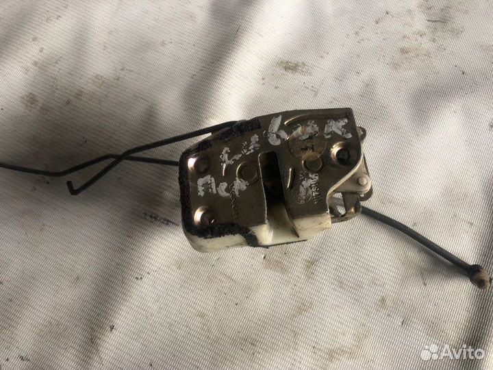 Замок двери задний правый Honda Civic EK3 B16A