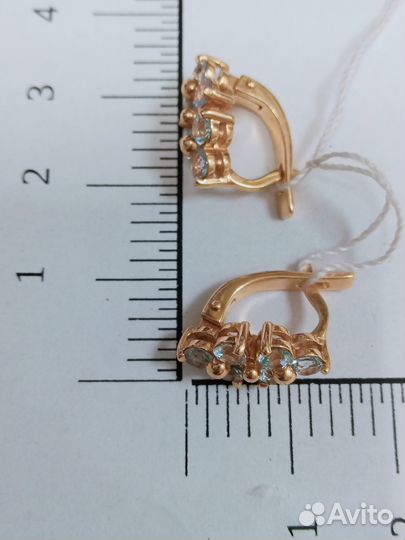 Серьги с синтетическим камнем Золото