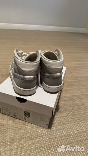 Кроссовки nike air jordan женские 37