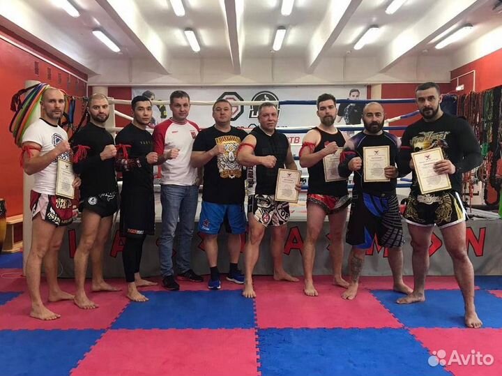 Тренер по тайскому боксу и кикбоксингу