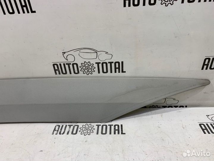 Обшивка стойки задняя правая Bmw 745 E65 N62B44