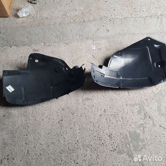 Подкрылок правый в сборе Opel Zafira B