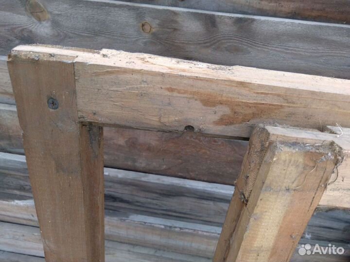 Деревянная оконная рама