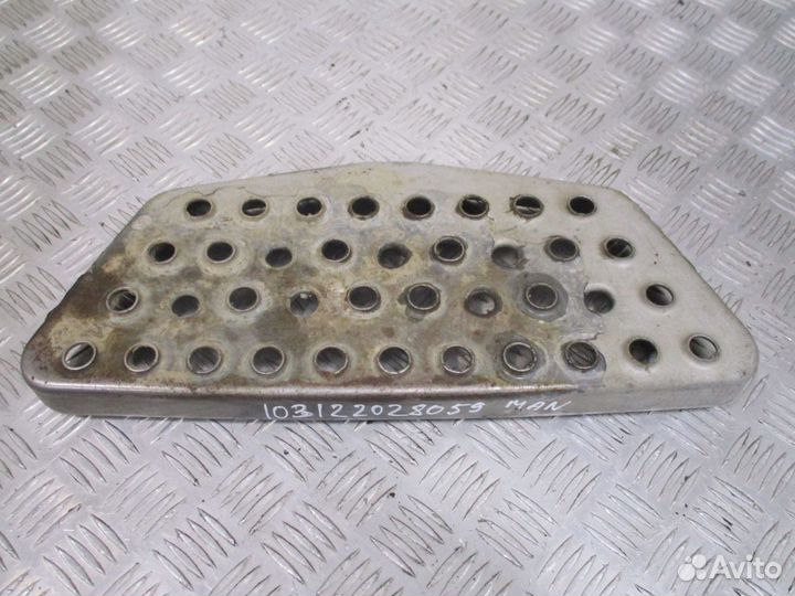 Ступенька верхняя MAN 81615100490