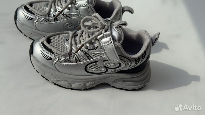 Кроссовки для девочки