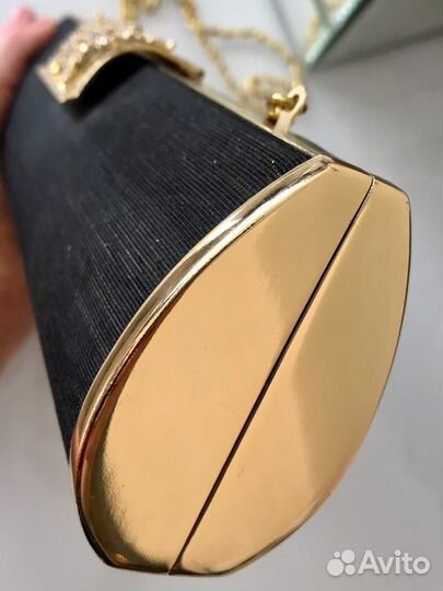 Дамская сумочка-клатч с замком-пряжкой