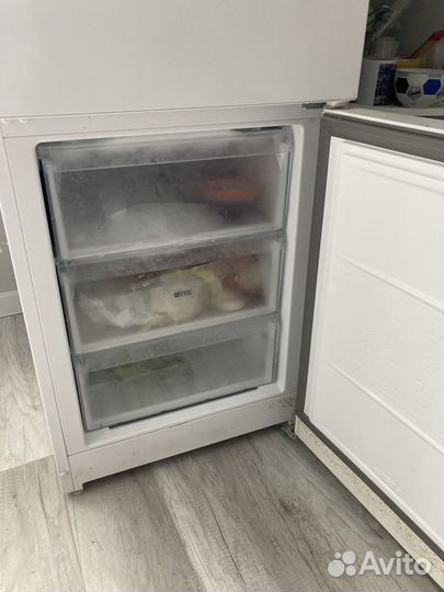 Холодильник indesit