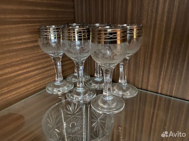 Рюмки и бокалы