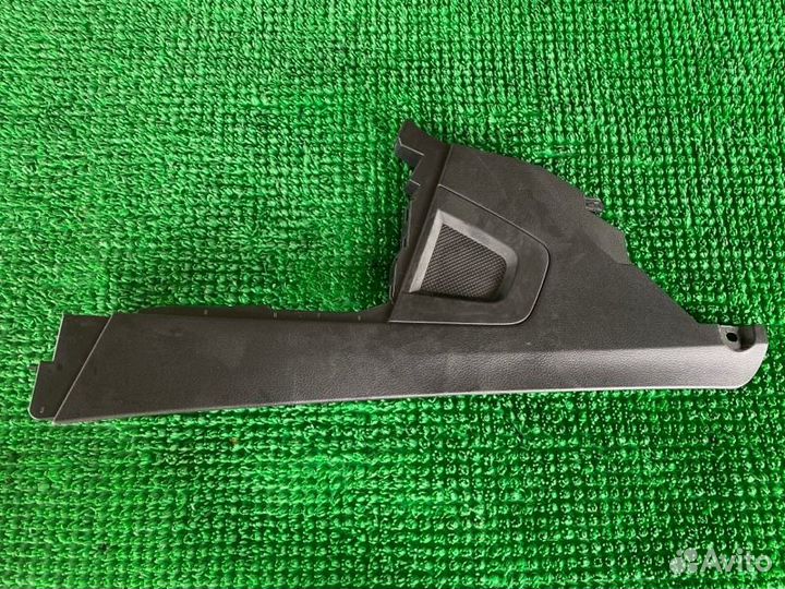 Консоль АКПП прав. Subaru Forester