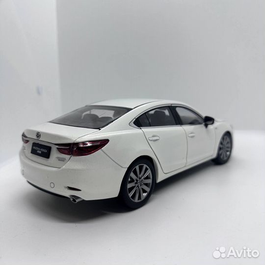 Mazda 6 Atenza дилерская модель 1:18