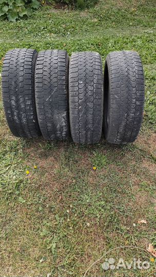 Yokohama Ice Guard F700S 215/60 R17