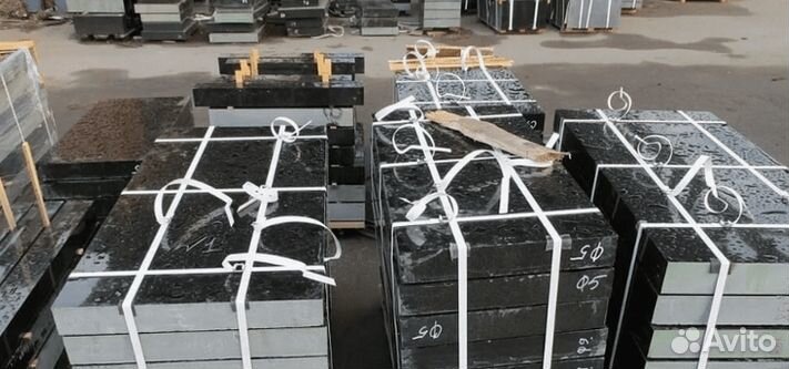 Памятники на могилу оптом от производителя / Памятники на могилу из Габбро диабаза, опт