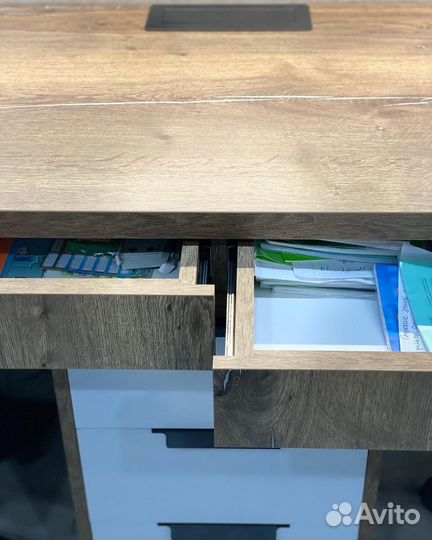 Рабочая зона в детскую на заказ