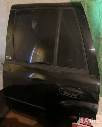 Дверь в сборе от chevrolet trailblazer 2003