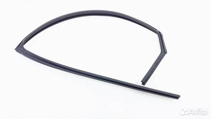 Уплотнитель стекла двери задний правый Hyundai