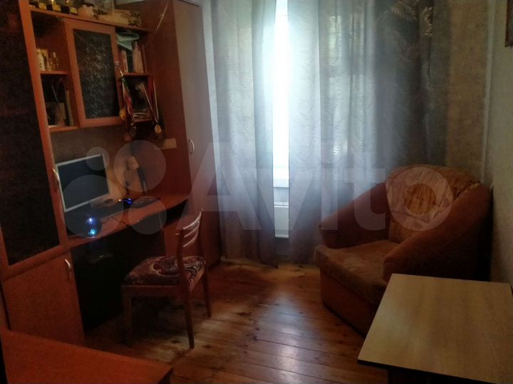 4-к. квартира, 72 м², 1/10 эт.