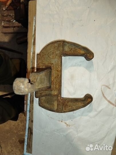 Замок клиновой