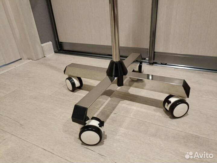 Светильник передвижной медицинский