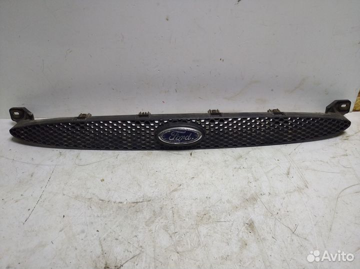 Решетка радиатора Ford Escort 1995-2000