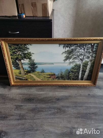 Картина в золотой раме