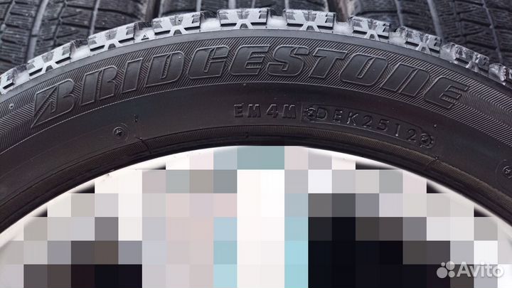 Bridgestone Blizzak Revo GZ 215/50 R17 91S