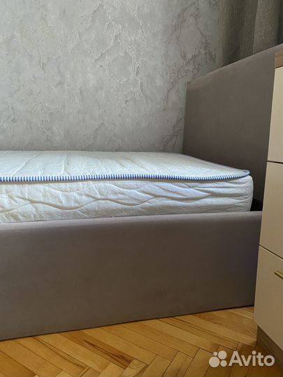 Средне-жесткий матрас 90х200