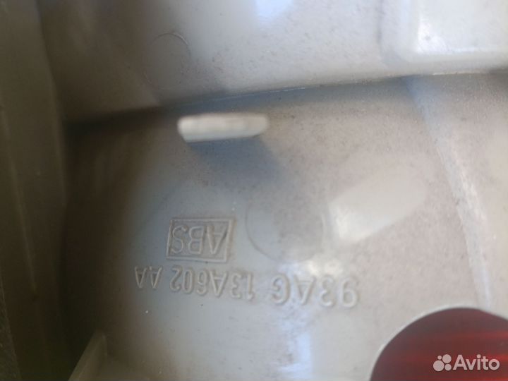 Фонарь задний правый ford escort 95-00