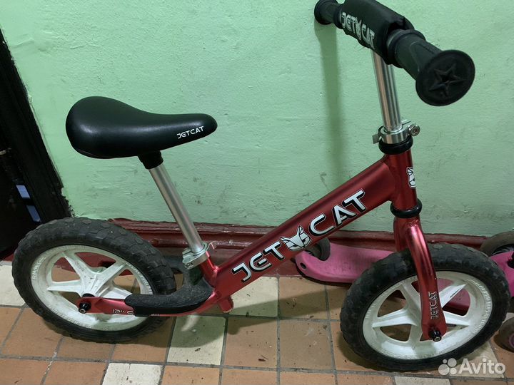 Беговел jetcat