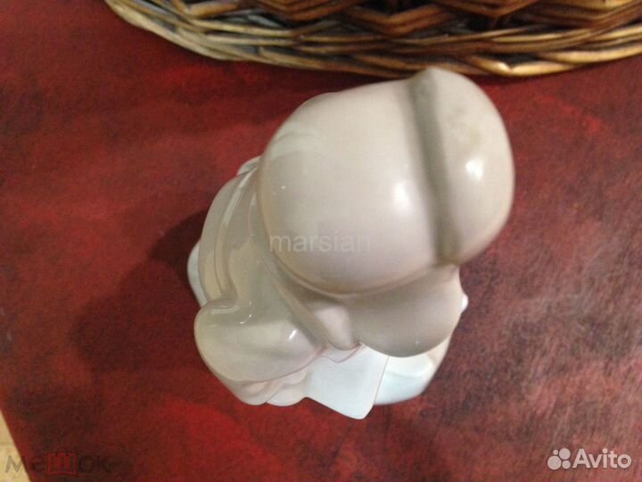 Фарфоровая статуэтка Лыжник. СССР