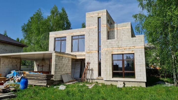 Дом 298 м² на участке 14,6 сот.